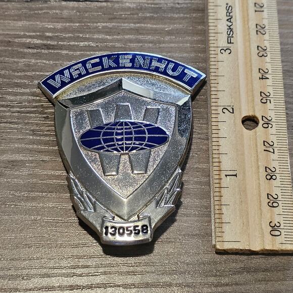 Vintage Wackenhut Security Badges Set of 2 - Picture 5 of 7